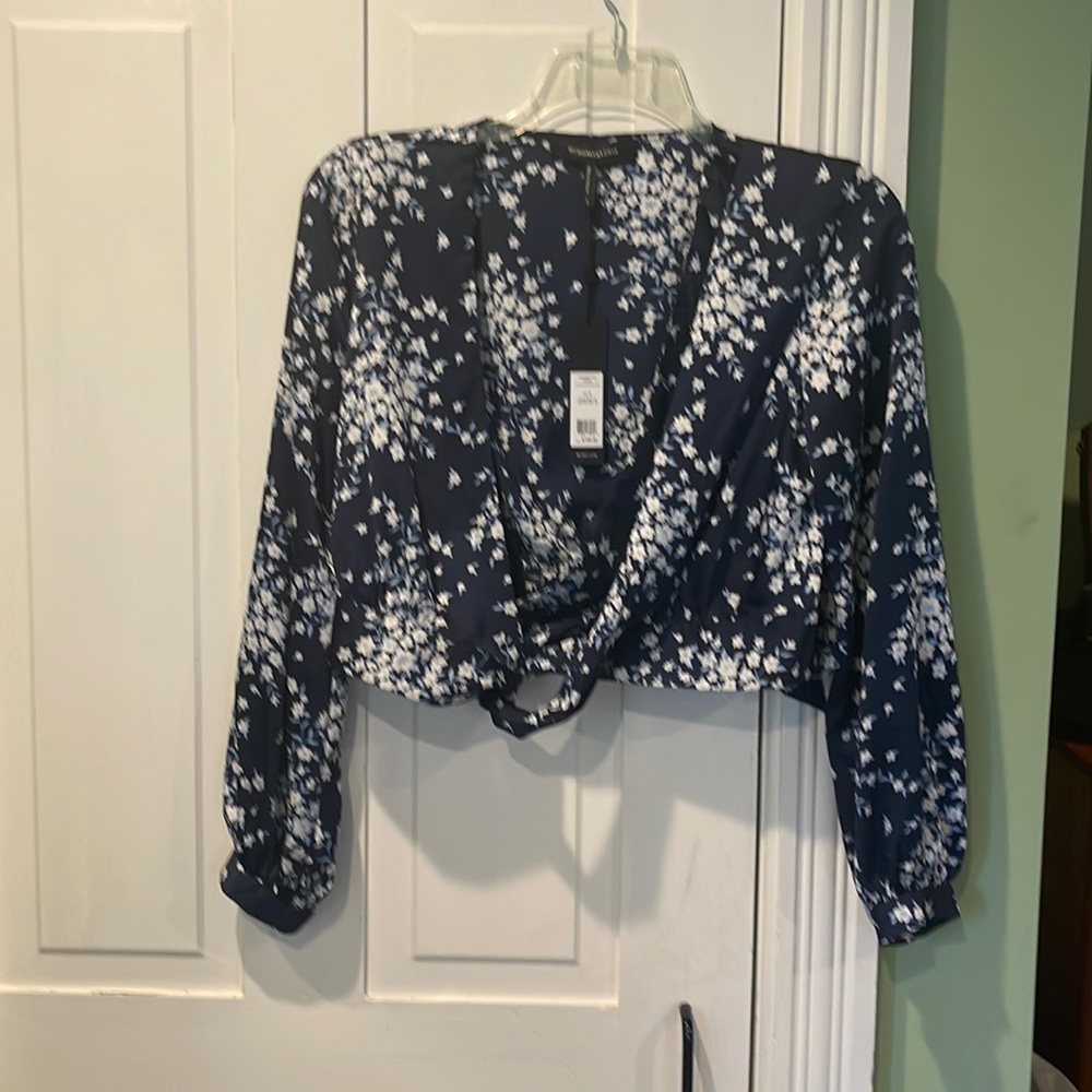 BCBGMaxAzria wrap top, size S. NWT